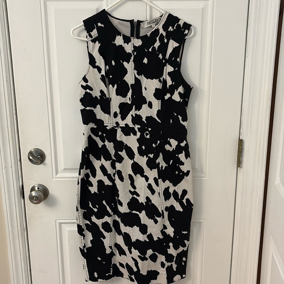 Diane Von Furstenburg Cow Calliope Cotton Sheath Dress sz medium - Picture 2 of 8